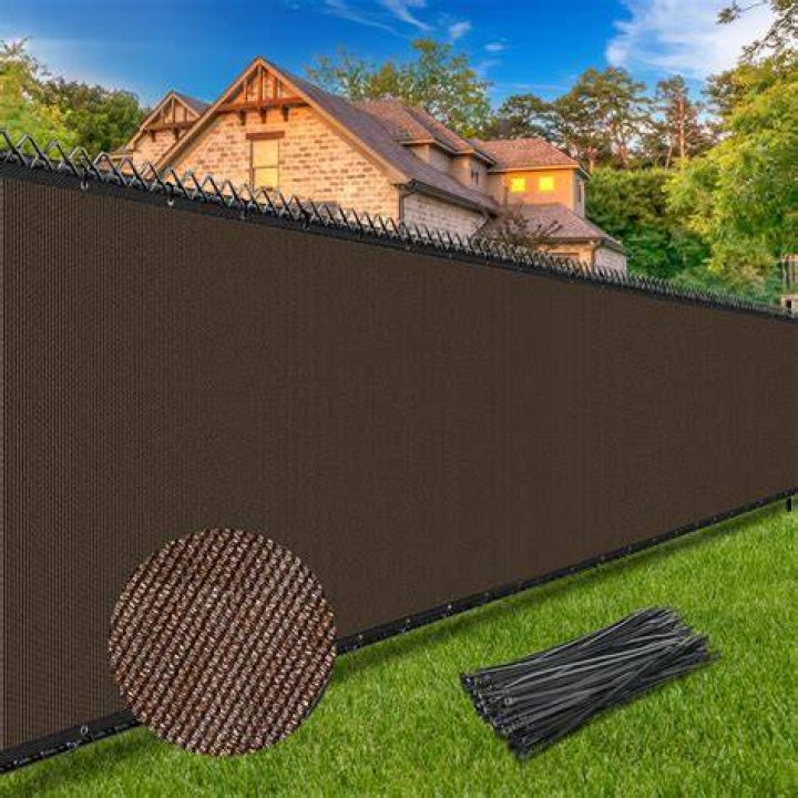 Can you cut privacy fence screen