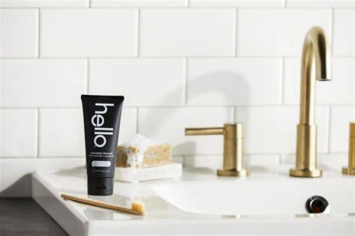 Does Hello charcoal toothpaste whiten teeth
