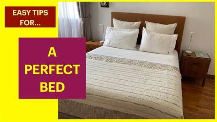 How do hotels make their beds traditional